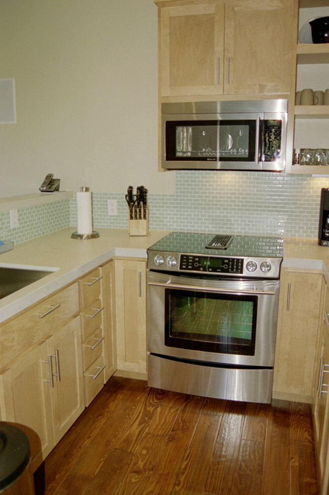 glass tiles, contemporary kitchen, maple cabinets, wood floor, san francisco, interior design
