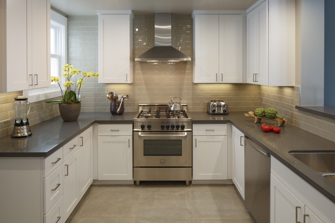 Cole Valley, Cole St., subway tiles, clean interior, accesories in kitchen, San Francisco Interior Design, Interior Architecture, contemporary kitchen, city kitchen, peninsula, breakfast bar, white cabinets, grey counter top, caesarstone, quartz
